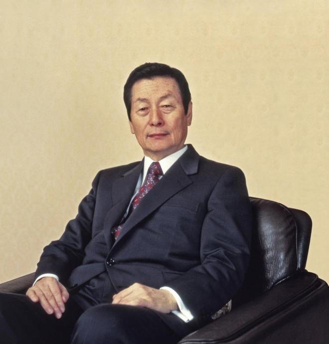 子“共享”同一女星亲兄弟为财权内斗互撕尊龙凯时app网站韩国财阀家族丑闻：父(图9)